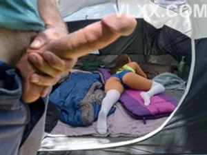 Lần đầu du lịch gái điếm thì lại gặp ngay cô bạn thân thuở nhỏ